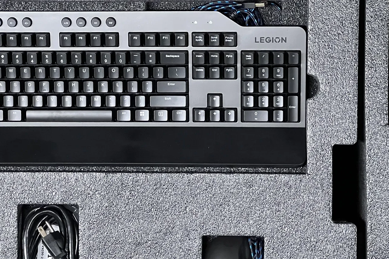Photo of customised foam insert, with a keyboard, mouse included - The Ultimate Checklist for Packing Effective Training Kits